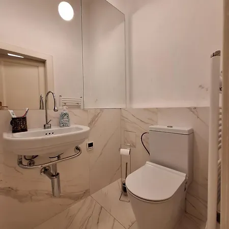 Sarlot Apartment *