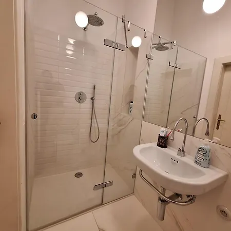 Sarlot * 브라티슬라바